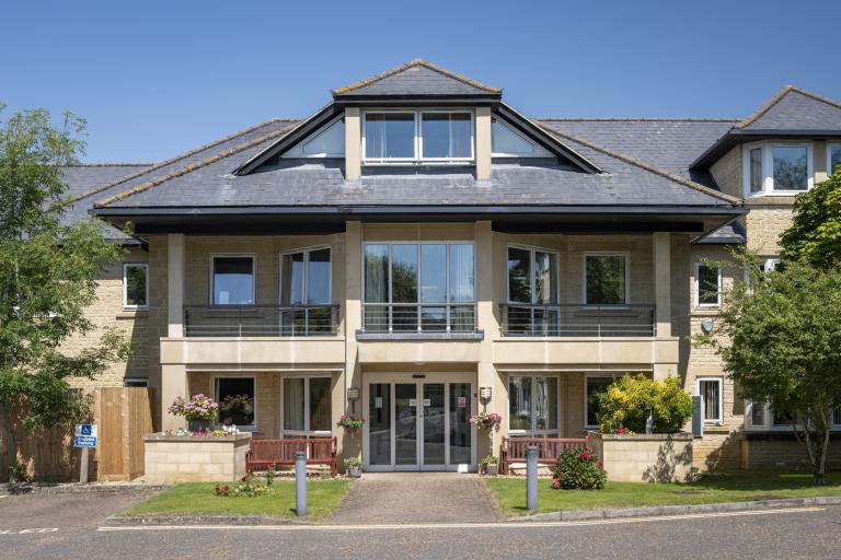 Madley Park House Care Home in Witney OSJCT